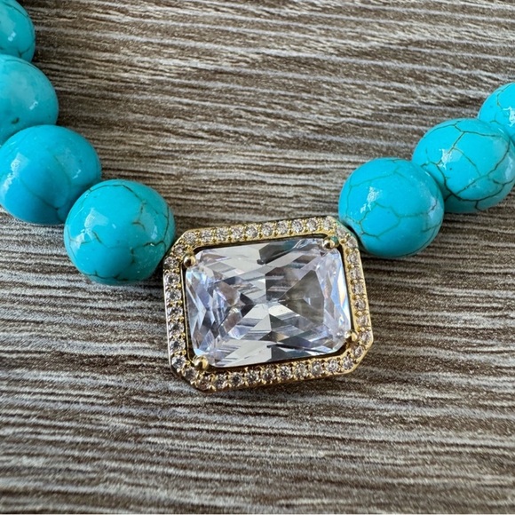NEW! Turquoise Beaded Necklace with Gold Accents - Picture 4 of 5